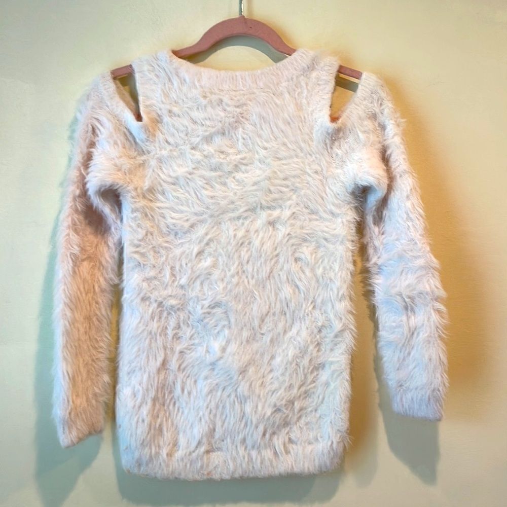 Hollister White Fuzzy Cold Shoulder Sweater Size Small - Picture 4 of 4